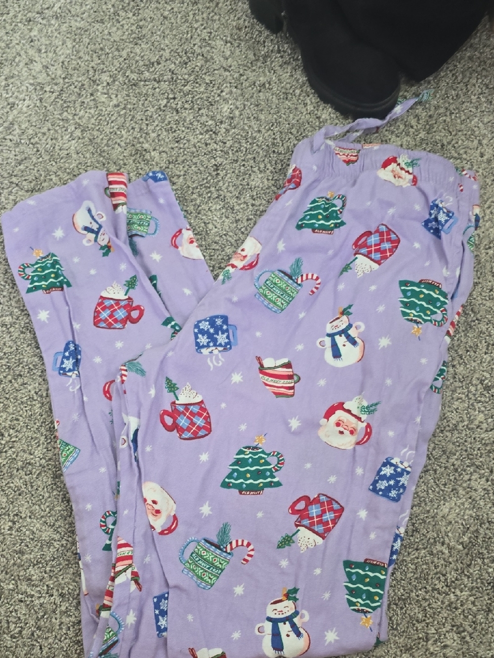 Old Navy Lavender Holiday Pajama Pants with Snowman & Mug Print